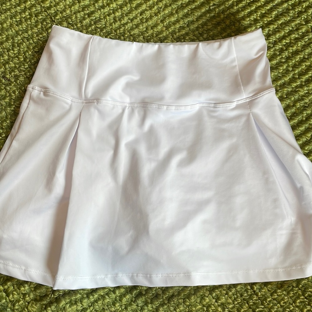 White tennis skirt never worn before!